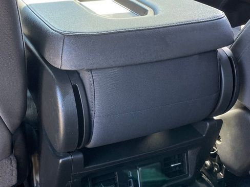 Used 2025 Chevrolet Silverado 1500 LT image 25