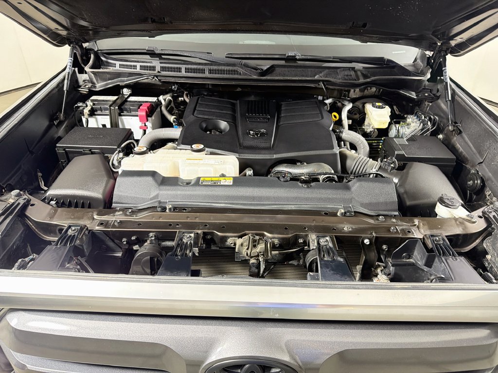 Used 2024 Toyota Tundra Limited AWD/4WD image 26