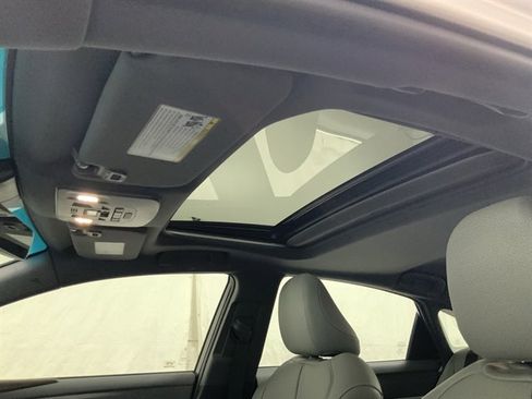 Used 2019 Toyota Avalon Limited image 11