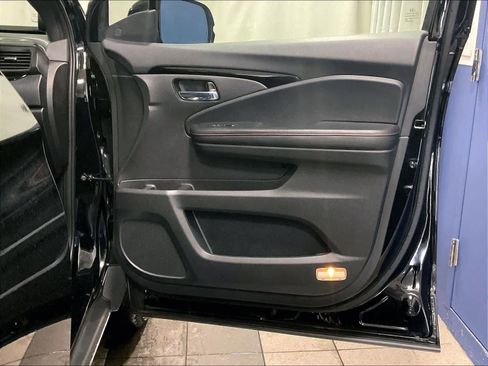 Used 2022 Honda Ridgeline Black Edition image 12