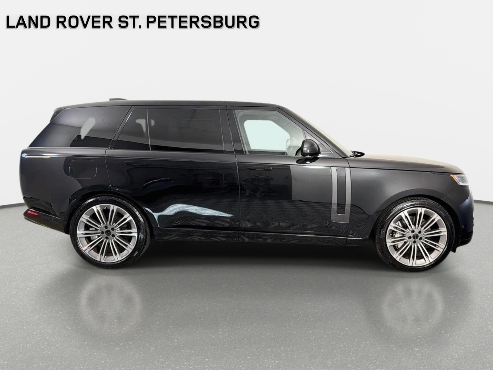 Used 2026 Land Rover Range Rover Long Wheelbase SE AWD/4WD image 4