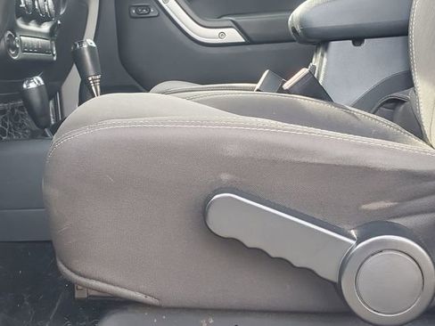 Used 2015 Jeep Wrangler Unlimited Sahara w/ Dual Top Group image 6