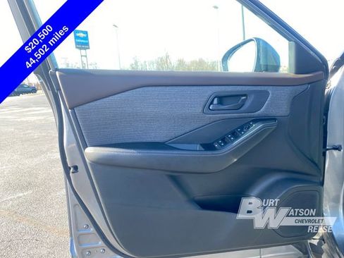 Used 2021 Nissan Rogue S image 10