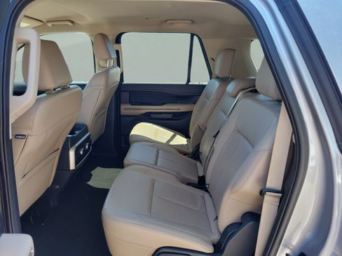 Used 2024 Ford Expedition Max XLT RWD image 13