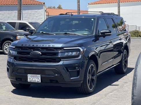 Used 2023 Ford Expedition Max Limited AWD/4WD image 3