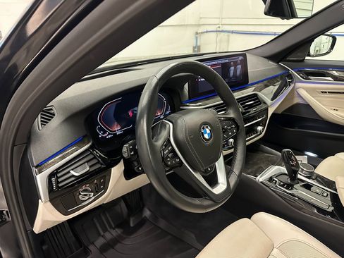Used 2023 BMW 540i xDrive w/ Premium Package image 23