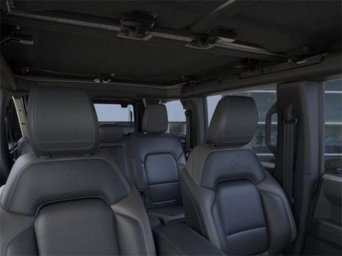 New 2025 Ford Bronco Outer Banks w/ Sasquatch Package image 12