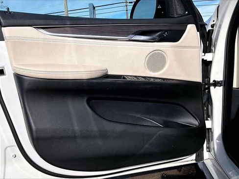 Used 2018 BMW X5 xDrive40e image 23