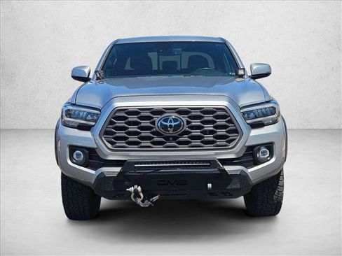 Used 2022 Toyota Tacoma TRD Off-Road w/ TRD Premium Off Road Package AWD/4WD image 2