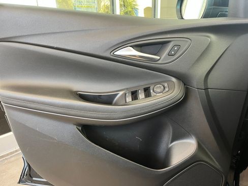 Used 2025 Buick Encore GX Preferred image 18