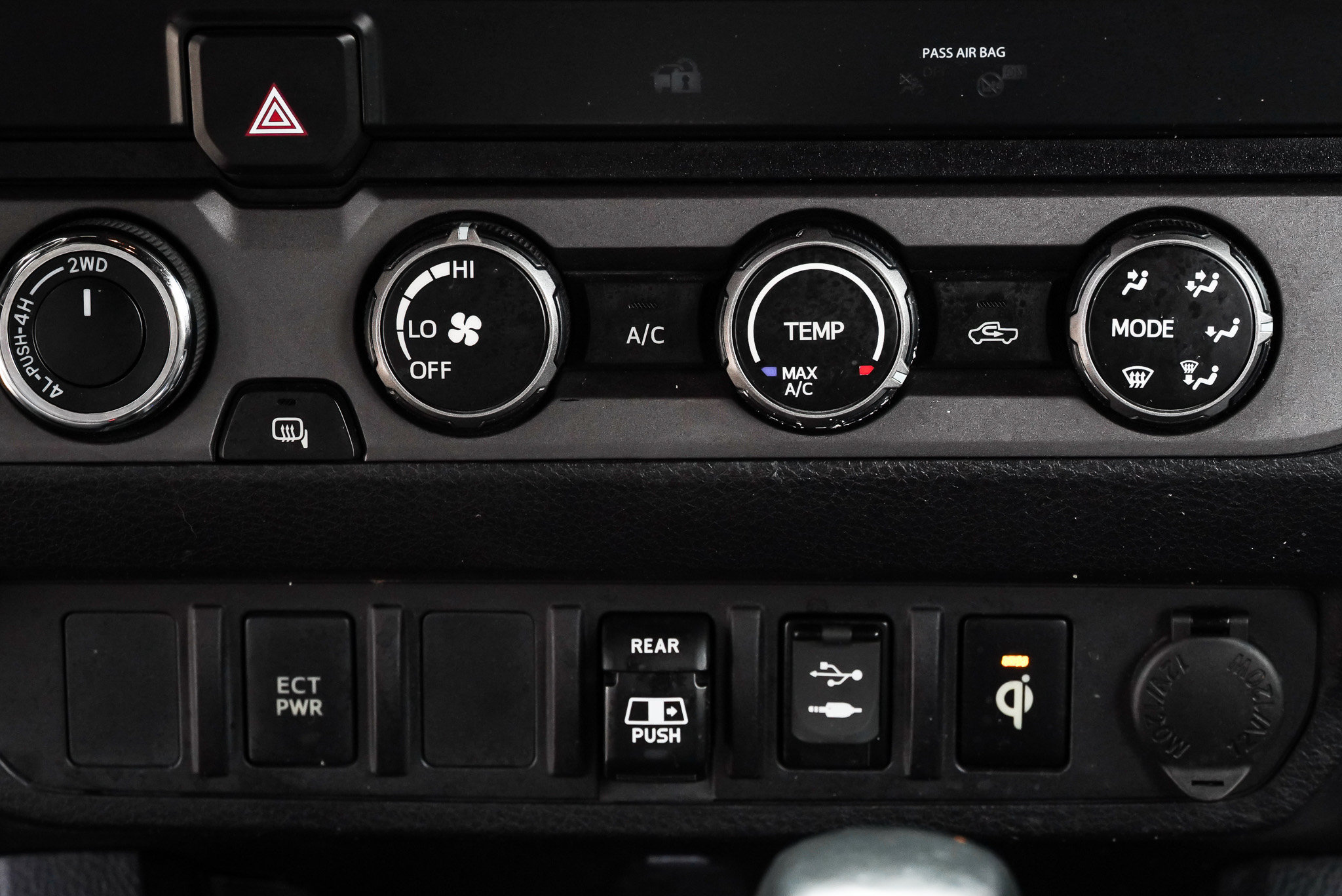 Certified 2019 Toyota Tacoma TRD Off-Road AWD/4WD image 34