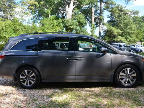 Used 2014 Honda Odyssey Touring Elite image 4