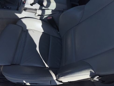 Used 2005 BMW 330Ci Convertible image 10