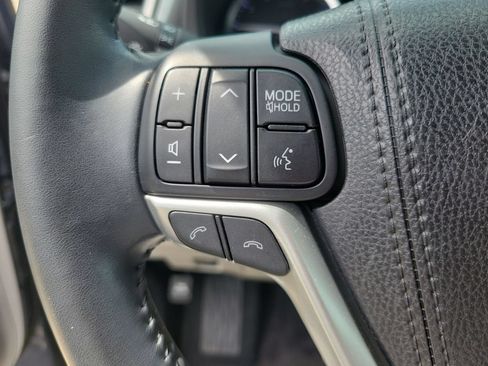 Used 2018 Toyota Highlander XLE FWD image 20