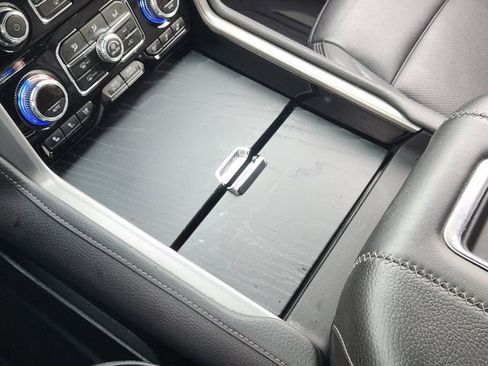 Used 2022 GMC Yukon XL Denali image 18