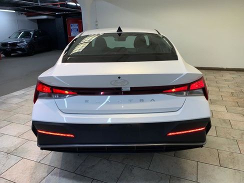 Used 2024 Hyundai Elantra SEL image 6