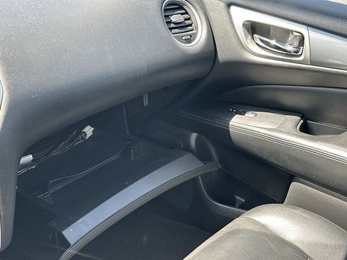 Used 2017 Nissan Pathfinder SL w/ SL Premium Package AWD/4WD image 35