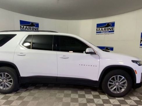Certified 2022 Chevrolet Traverse LT image 3
