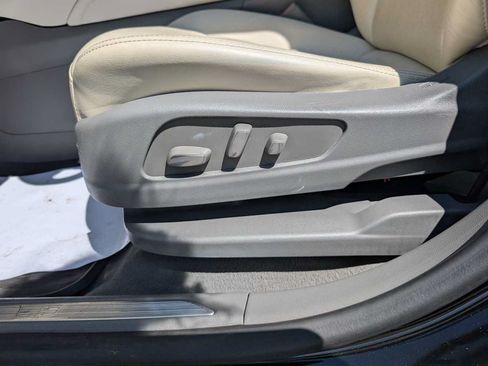 Certified 2023 Cadillac XT5 Premium Luxury w/ LPO, Floor Liner Package AWD/4WD image 37