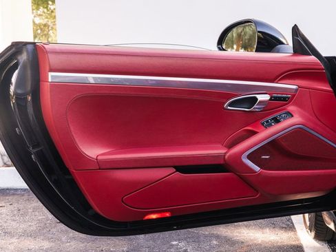 Used 2015 Porsche 911 Carrera image 25