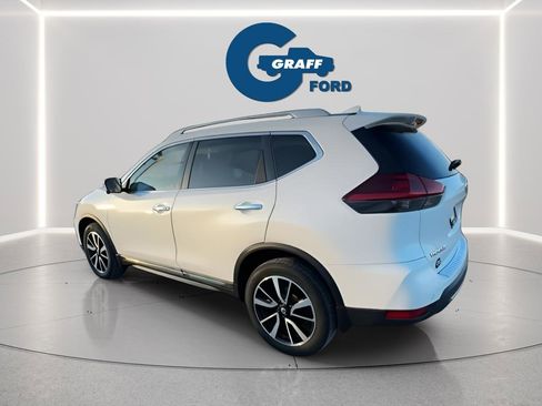 Used 2019 Nissan Rogue SL w/ Premium Package image 3