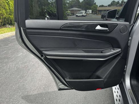 Used 2017 Mercedes-Benz GLS 550 4MATIC image 12