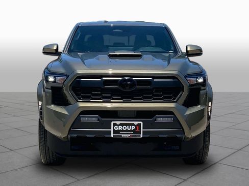 Used 2025 Toyota Tacoma TRD Sport w/ TRD Sport Upgrade Package RWD image 4