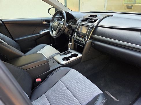 Used 2012 Toyota Camry SE image 28