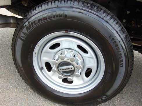 Used 2020 Ford F250 XL w/ Power Equipment Group AWD/4WD image 48
