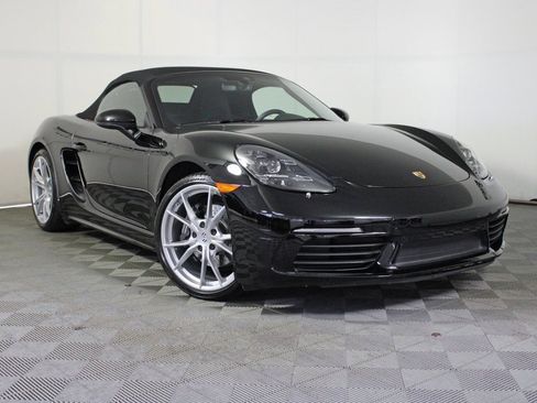 Used 2021 Porsche 718 Boxster image 13