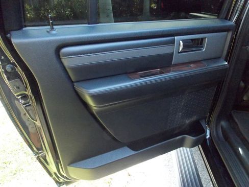 Used 2016 Ford Expedition EL Platinum image 25