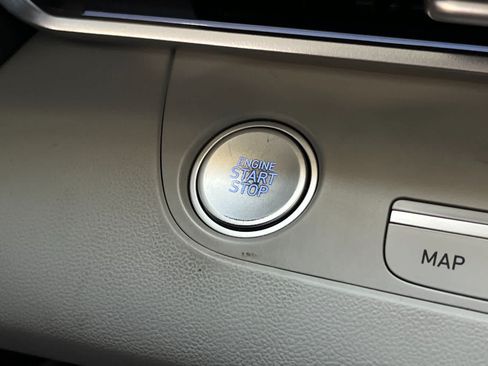 Used 2024 Hyundai Elantra Limited FWD image 23