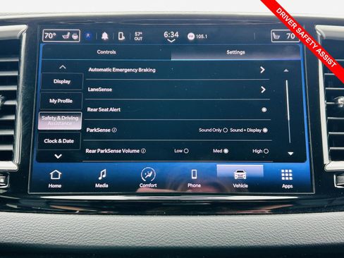 Used 2023 Chrysler Pacifica Touring-L image 7