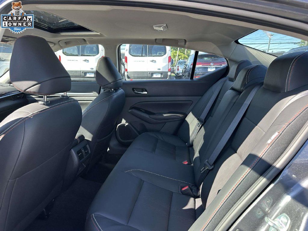 Used 2024 Nissan Altima 2.0 SR FWD image 10