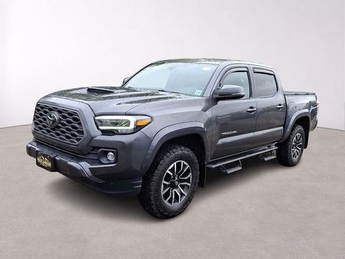 Used 2022 Toyota Tacoma TRD Sport w/ Technology Package AWD/4WD image 3