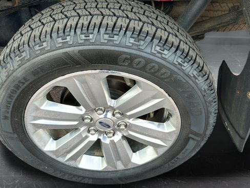 Used 2020 Ford F150 Lariat w/ Equipment Group 502A Luxury AWD/4WD image 35