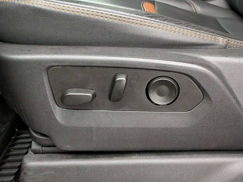 Used 2023 GMC Sierra 1500 AT4 w/ Technology Package image 19