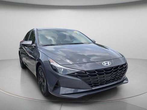 Used 2023 Hyundai Elantra SEL FWD image 4
