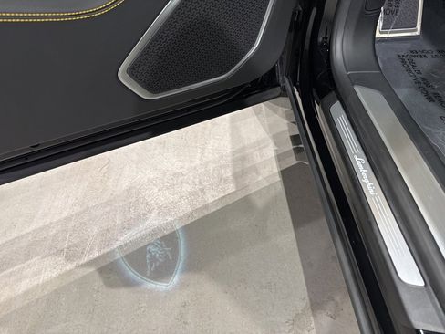 Used 2024 Lamborghini Urus S image 21