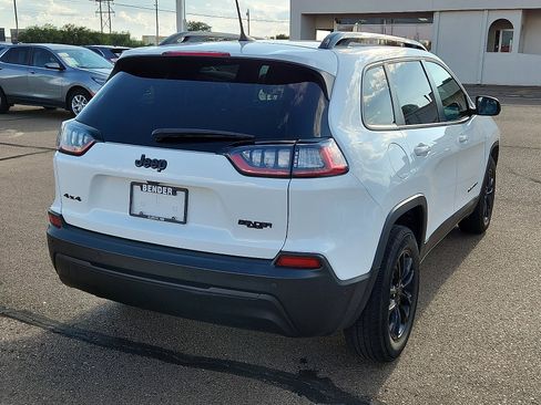 Used 2023 Jeep Cherokee Altitude Lux image 4