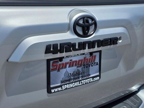 Used 2019 Toyota 4Runner SR5 RWD image 33