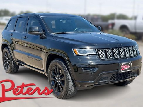 Used 2022 Jeep Grand Cherokee Laredo X RWD image 1