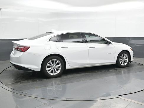 Used 2019 Chevrolet Malibu LT FWD image 2