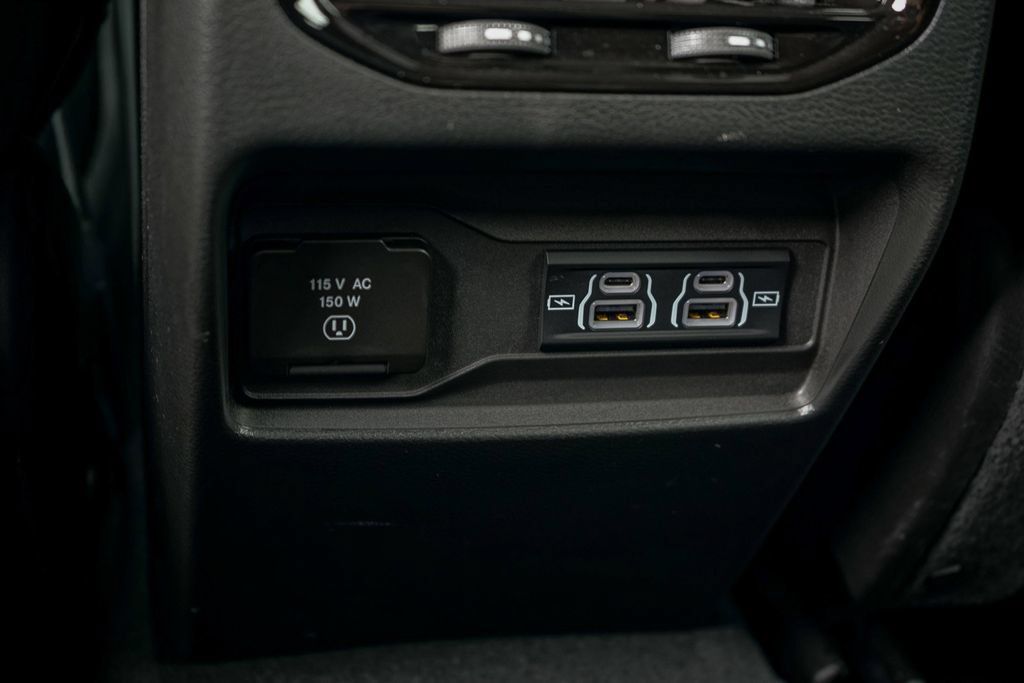 Used 2024 Jeep Grand Cherokee Altitude AWD/4WD image 21