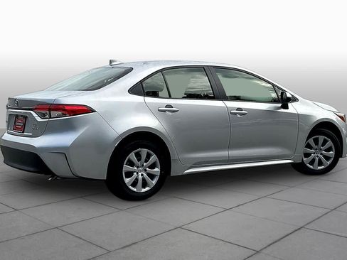 Used 2026 Toyota Corolla LE FWD image 13