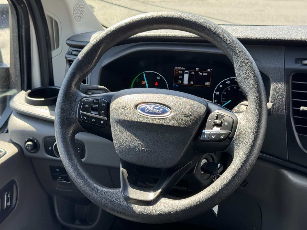 Used 2022 Ford E-Transit Low Roof RWD image 23