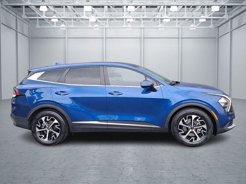 Used 2023 Kia Sportage EX FWD image 6