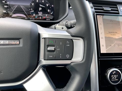 Certified 2025 Land Rover Discovery S AWD/4WD image 23