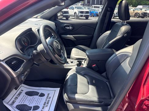 Used 2021 Jeep Cherokee Latitude Lux 80th Anniv w/ Quick Order Package 26U 80TH AWD/4WD image 9