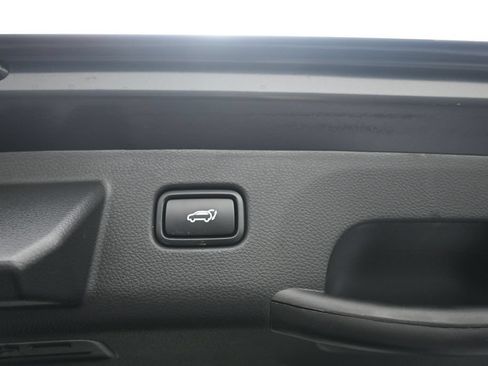 Certified 2025 Kia Seltos SX w/ SX Sunroof Package AWD/4WD image 24